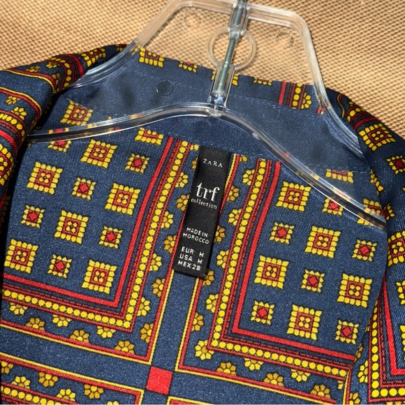 Zara Scarf Print Button Down Shirt Size M
Excellent Condition - Picture 10 of 16